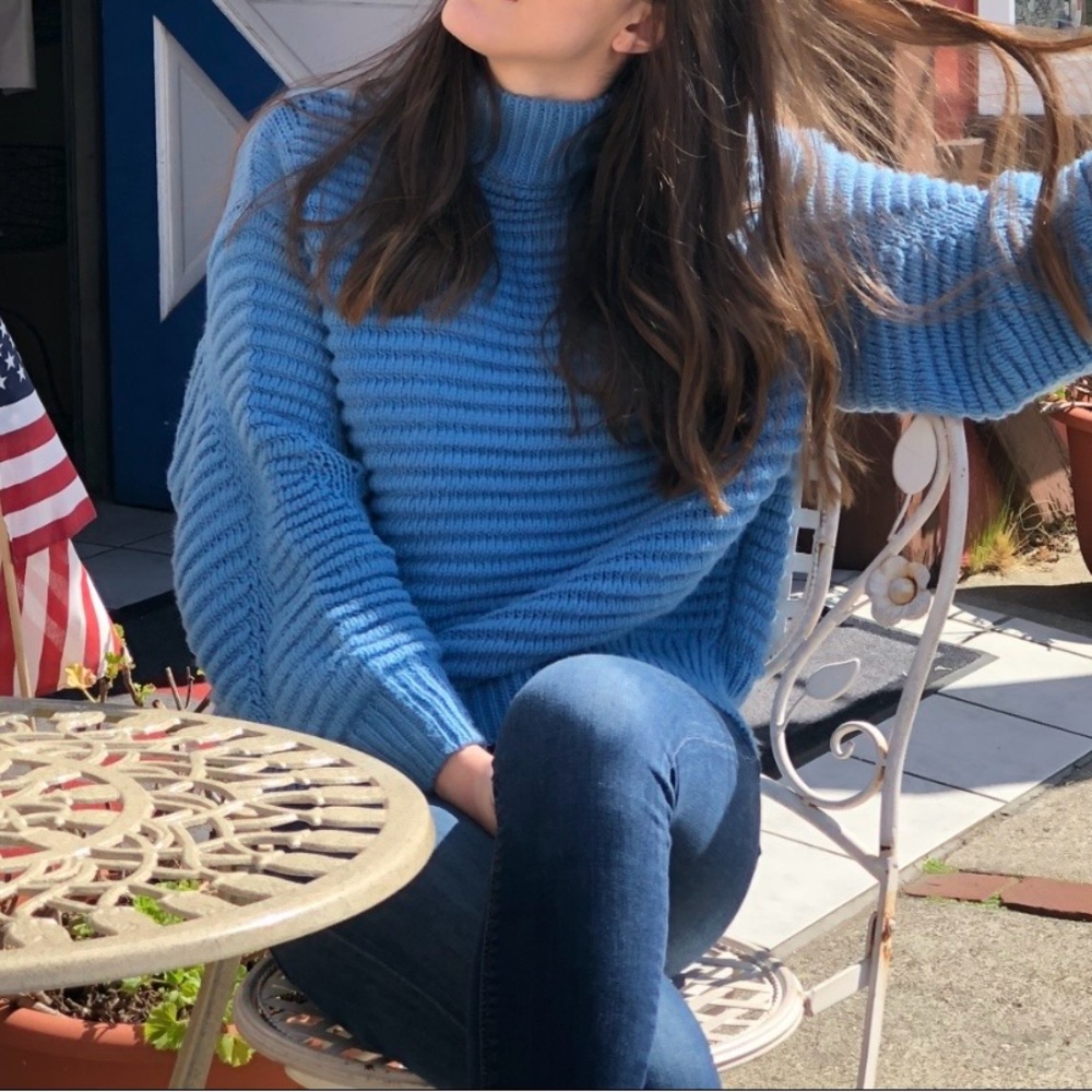 H&M Light Blue Ribbed Turtleneck Sweater - Women's